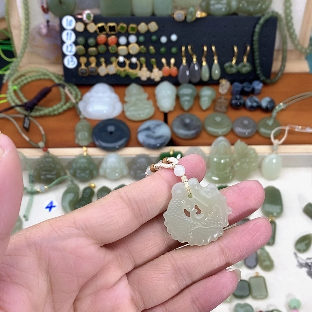 和田玉未镶嵌吊坠(不含链)