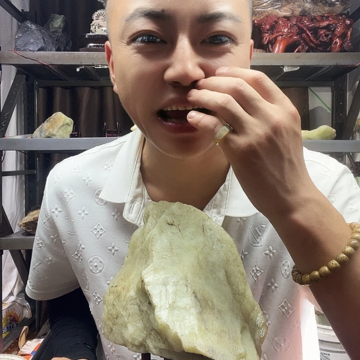 老***3未镶嵌蛇纹石玉珠宝奇石12