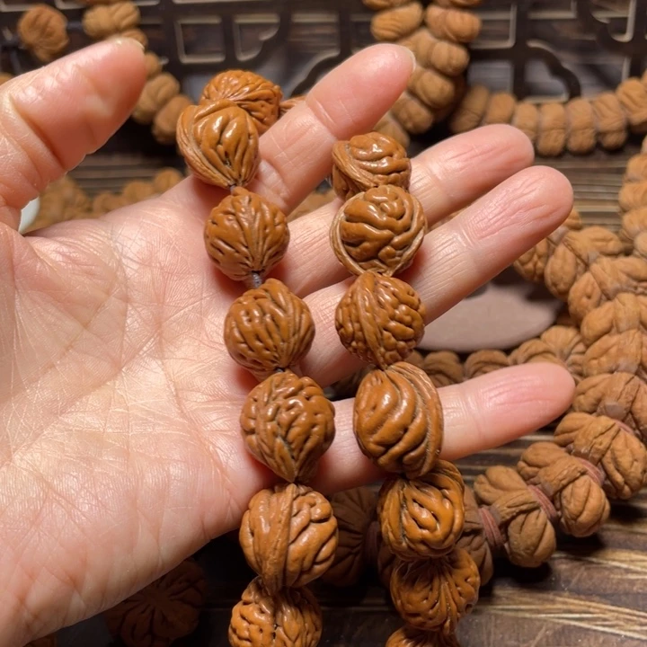 一***o桃核手串鱼肚手持1818