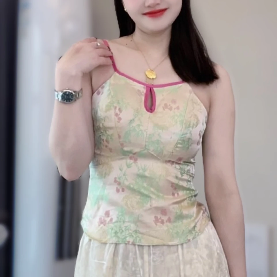 时尚镂空吊带春季女打底背心吊带带胸垫一体内衣新中式抹胸