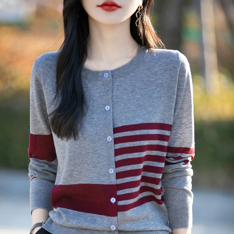 2025春秋新款拼色圆领半横条长袖针织开衫简约通勤百搭女士上衣