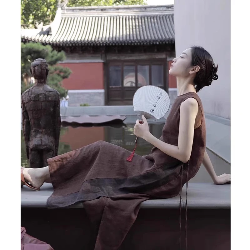 新中式休闲无袖亚麻连衣裙女2025夏季文艺背心宽松开叉连衣裙