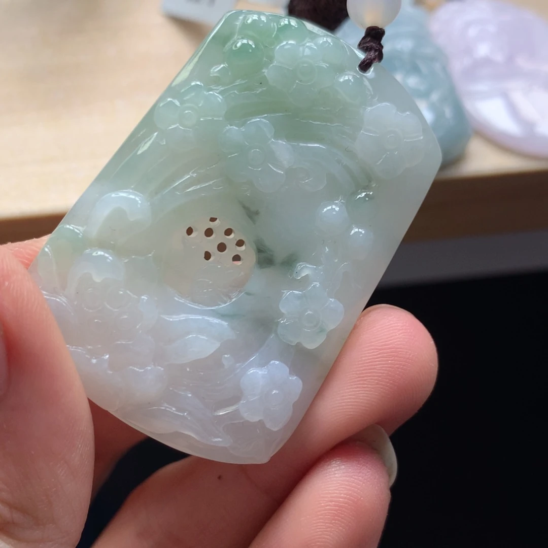 颈饰未镶嵌翡翠吊坠