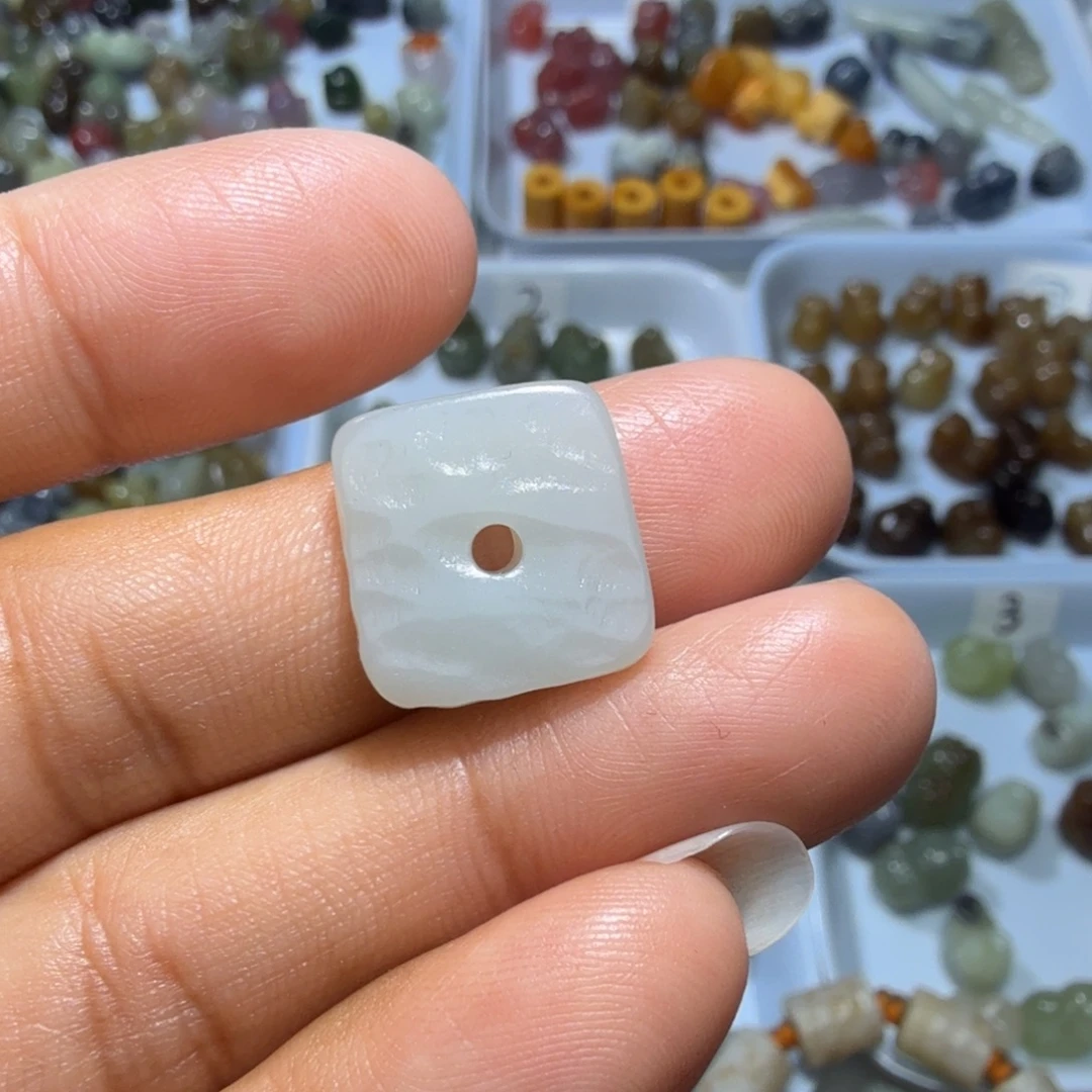 和田玉未镶嵌珠宝奇石