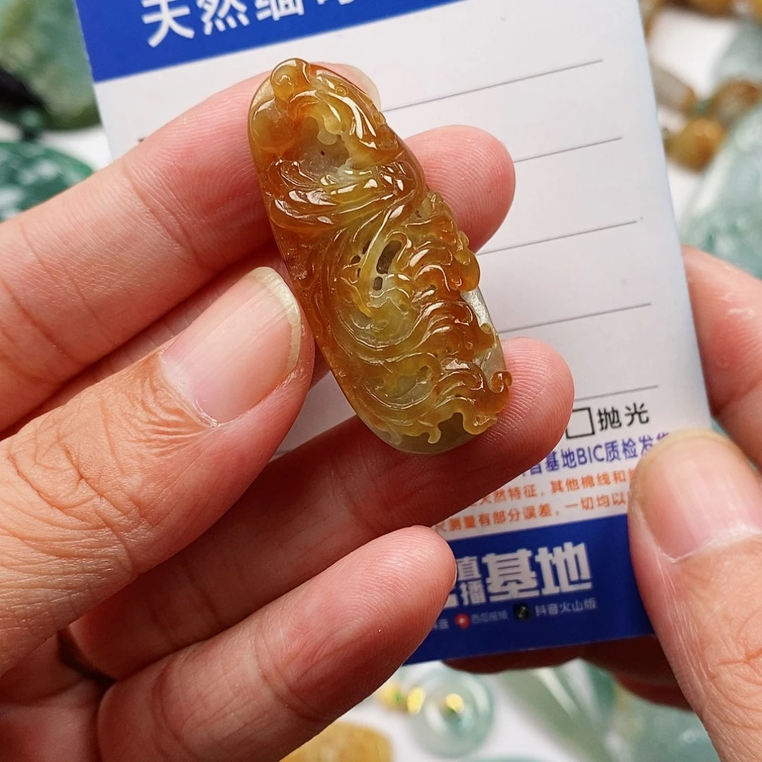 翡翠未镶嵌颈饰凤凰