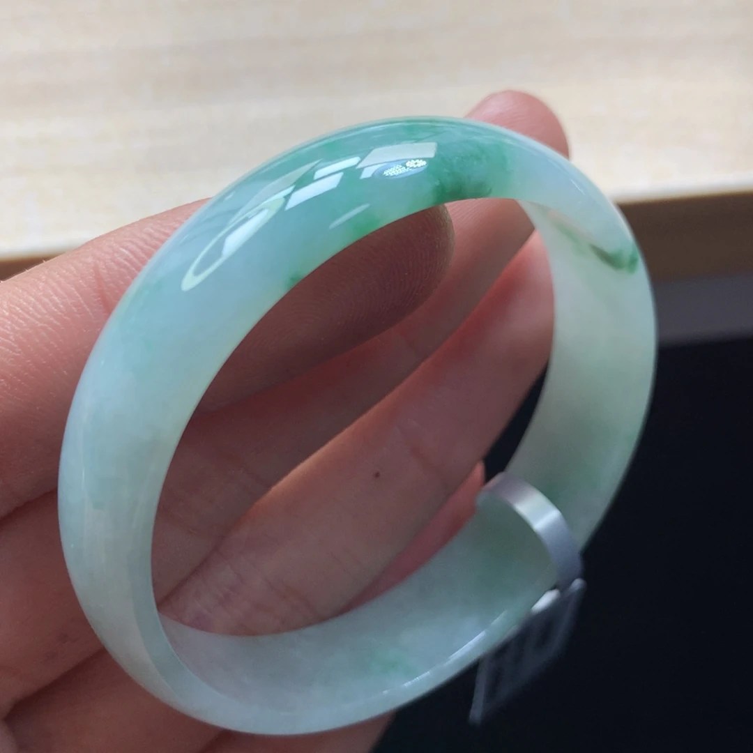 未镶嵌手镯翡翠手镯