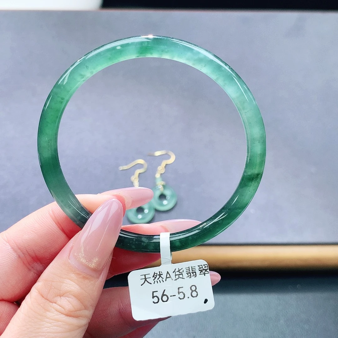 未镶嵌手镯（圆镯）翡翠