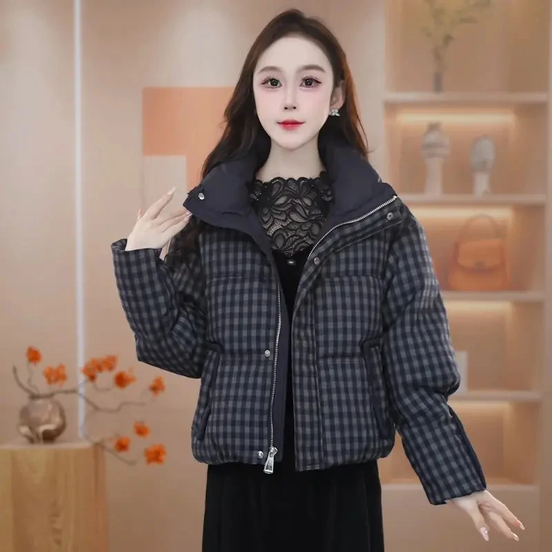 时尚休闲外套女2025年冬季新款气质时尚百搭保暖加厚短款格子棉衣