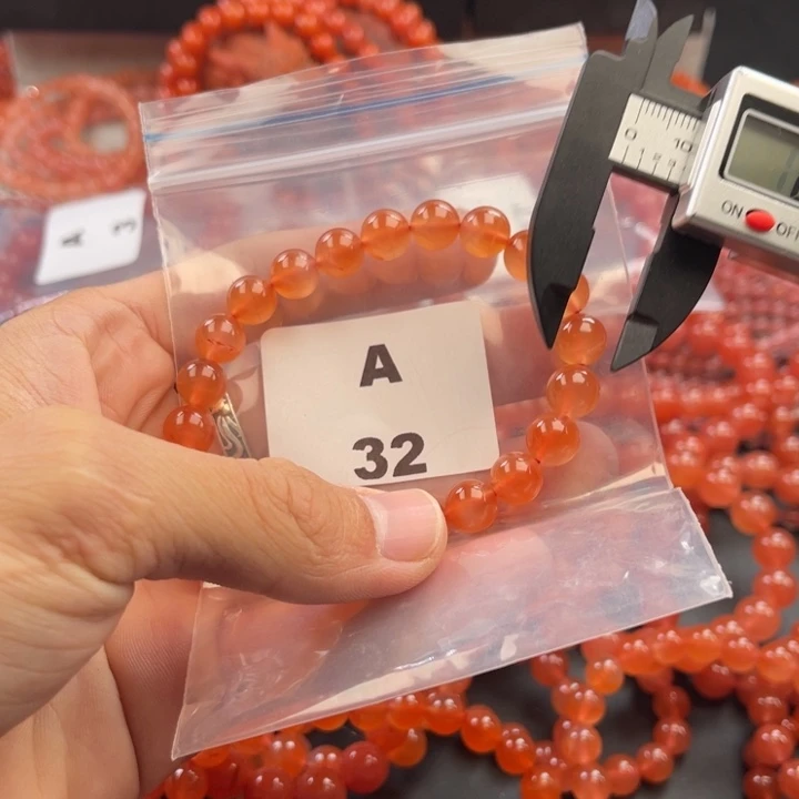 南红玛瑙未镶嵌多样性发货默认微瑕称重8mm