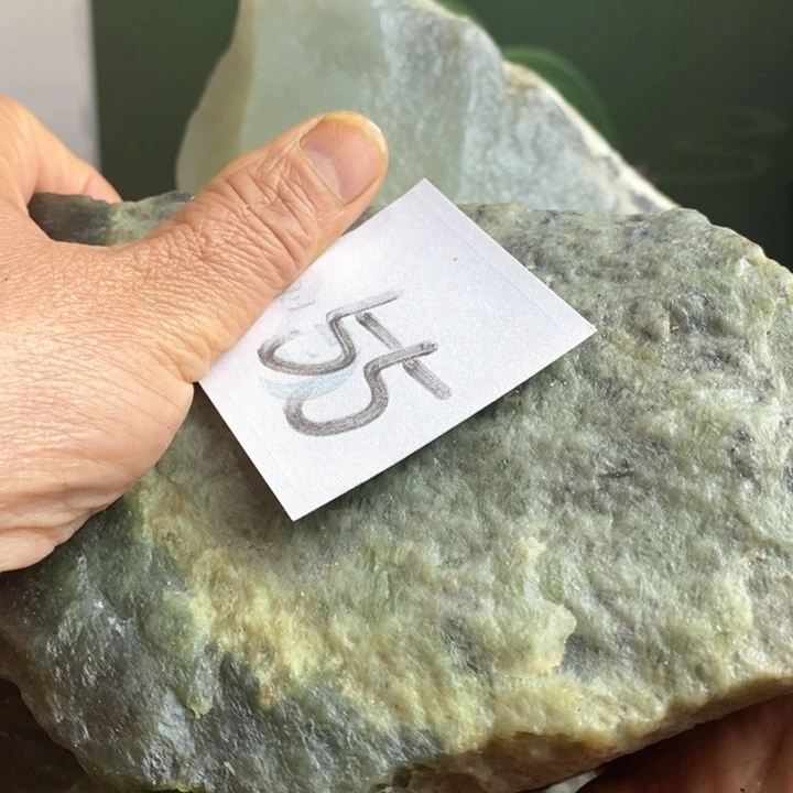 蛇纹石玉珠宝岫玉原石未镶嵌小**?