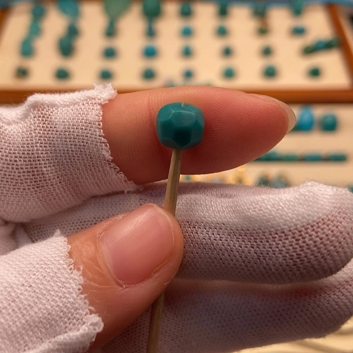 绿松石配饰未镶嵌