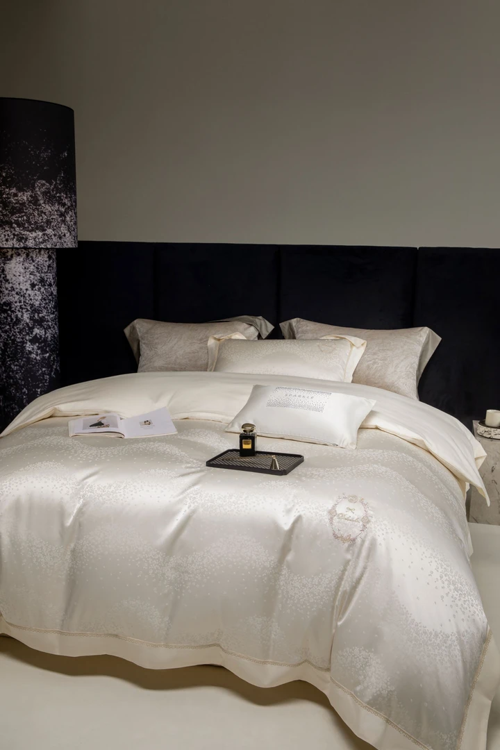 月亮家-真丝款-高定云府蜀锦缎真丝埃及棉色织四件套-奢雅/香槟金