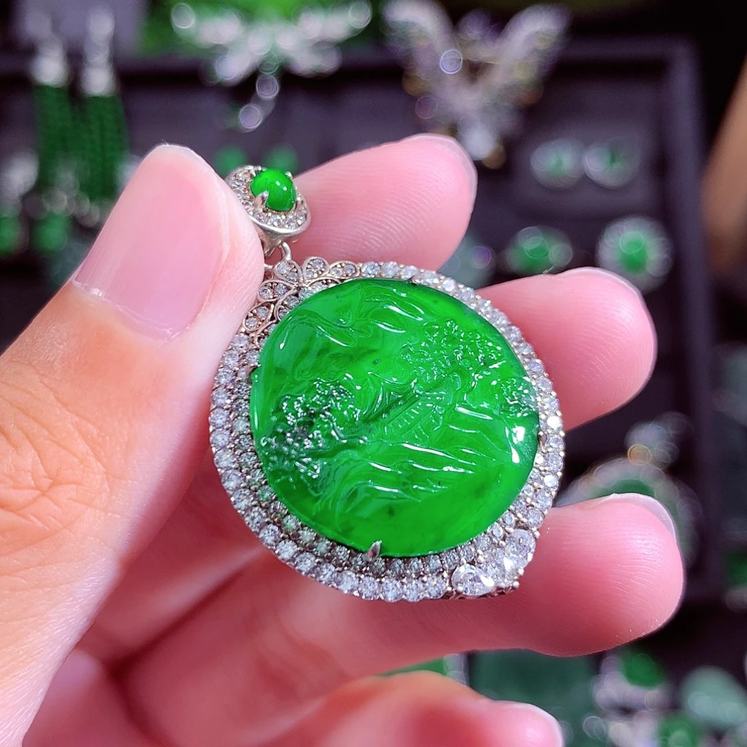 颈饰未镶嵌翡翠天然