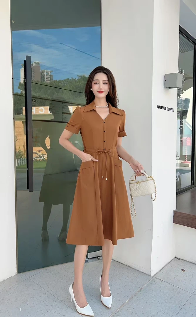 夏季时尚气质洋气减龄收腰中长款翻领修身A字连衣裙