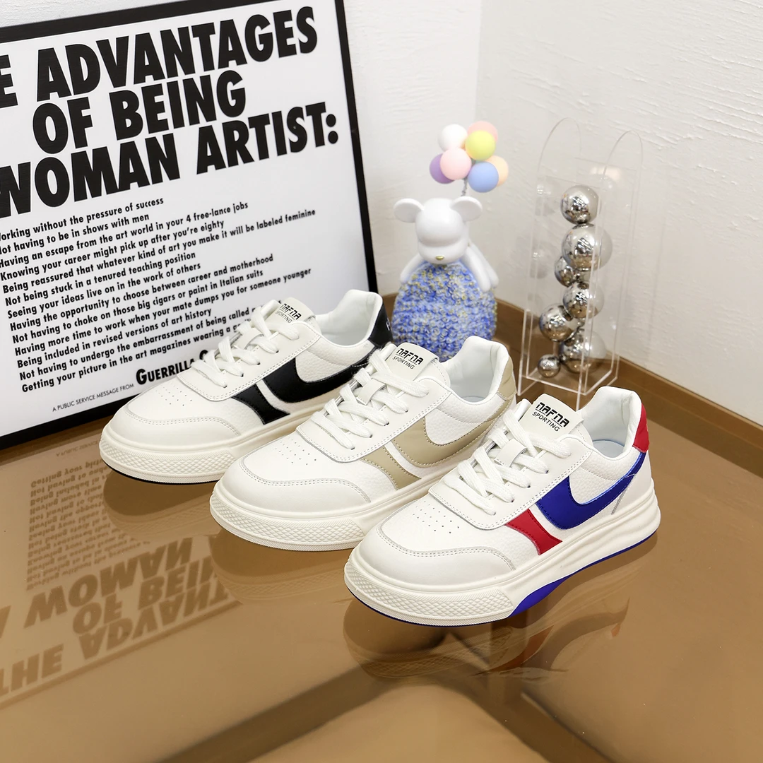 板鞋女款2025新款爆款春季透气平底时尚百搭小众轻便休闲潮鞋