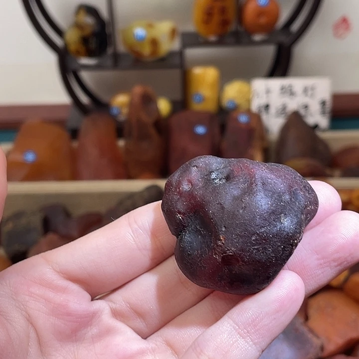 琥珀未镶嵌珠宝奇石把件