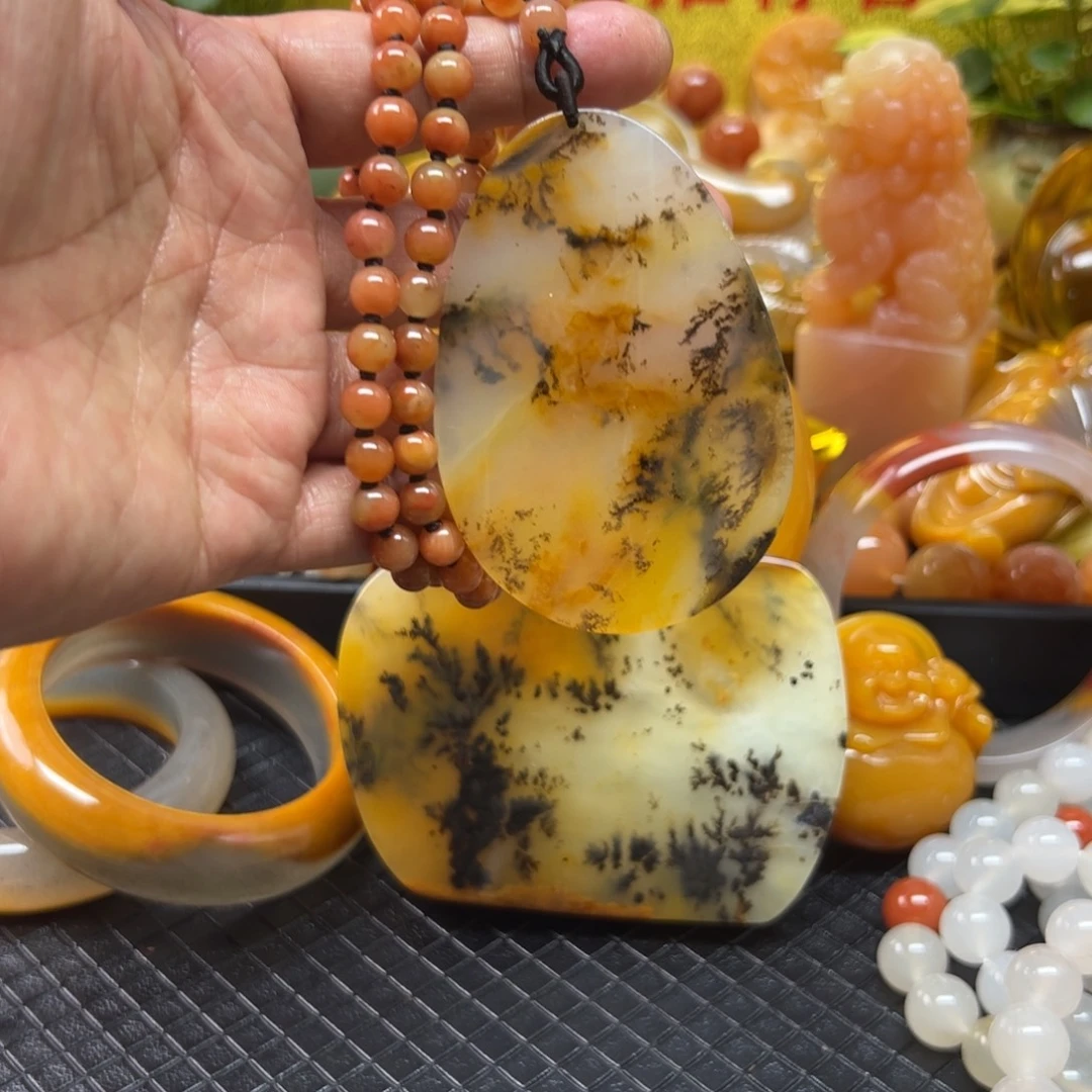 石英质玉未镶嵌颈饰