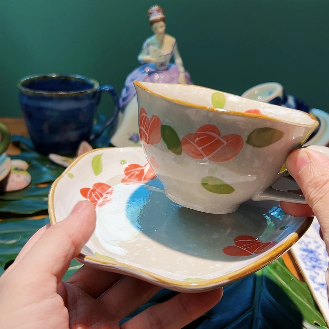 咖啡杯和茶杯也要搭配一些茶