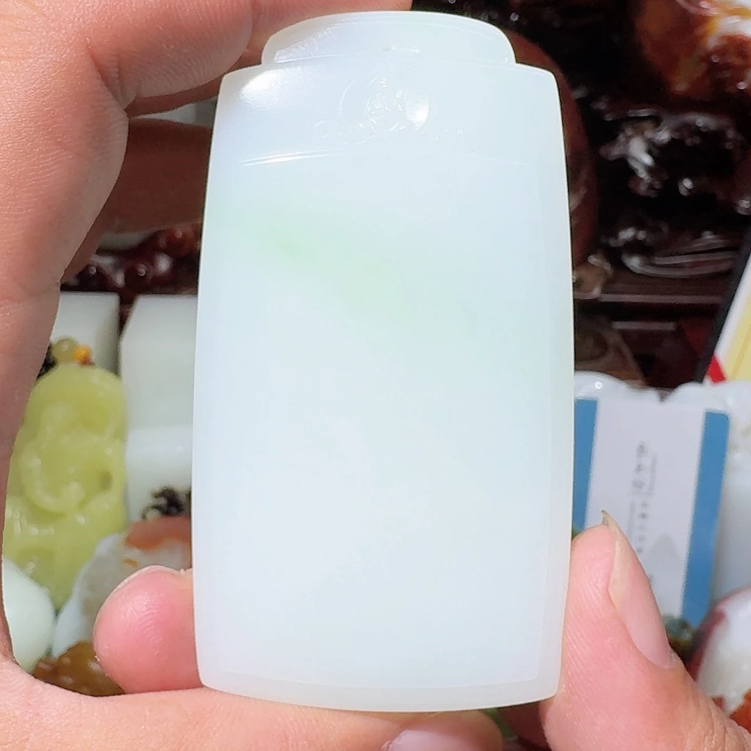 和田玉未镶嵌把件