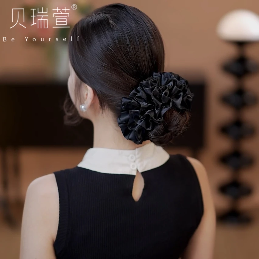 FQ269轻奢新款高级气质小香风绣球缎面发圈大肠发圈