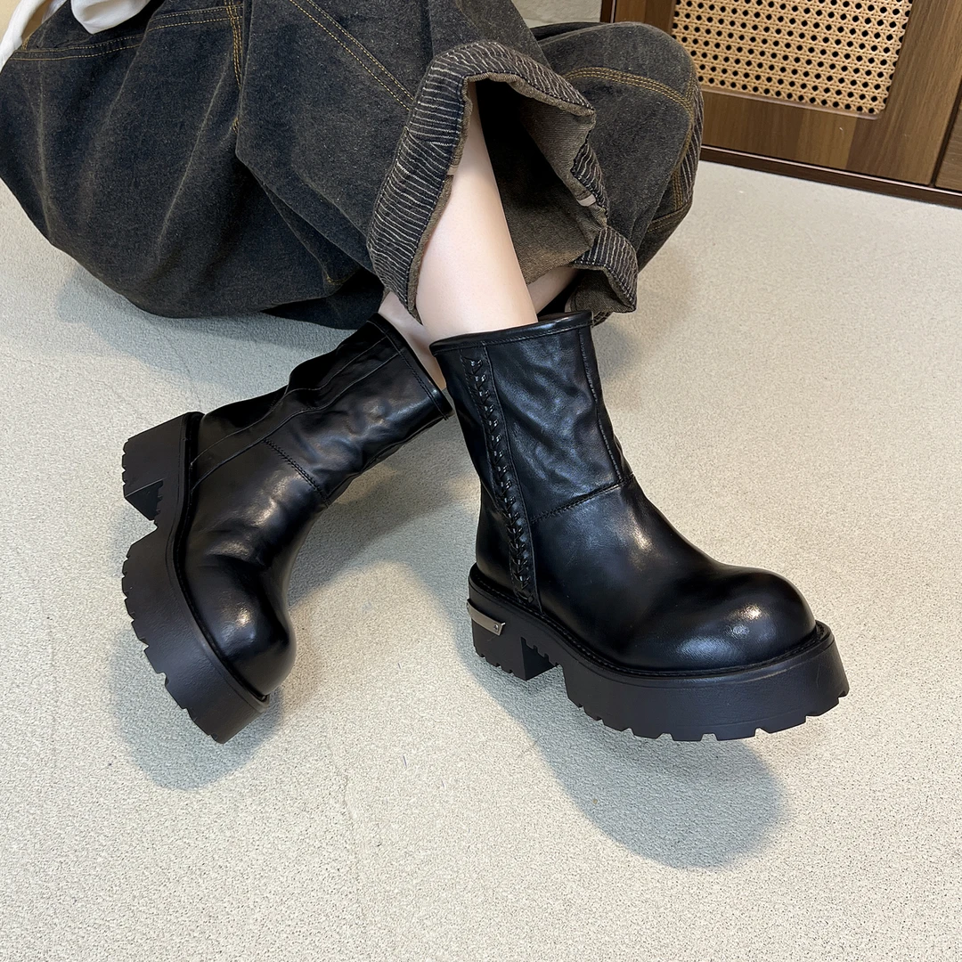 2025年秋冬新款手抓纹厚底防滑头层牛皮加绒保暖女士烟筒靴中筒靴