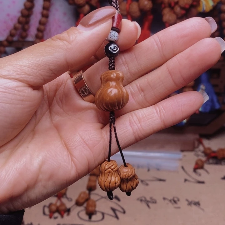 桃核吊坠龙纹桃枭