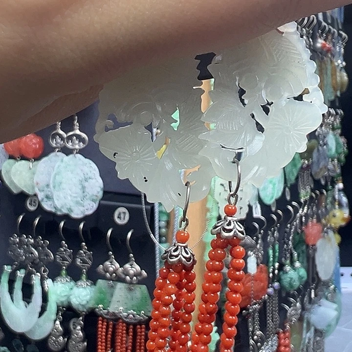 Z***g和田玉银S925镶嵌耳饰