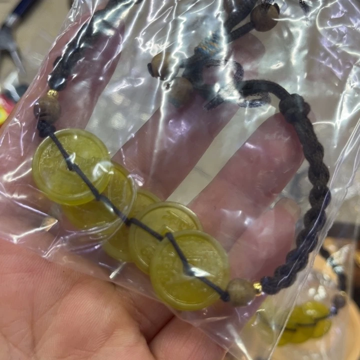 蛇纹石玉吊坠合金不****渣