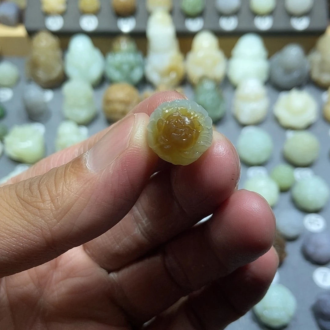 和田玉未镶嵌颈饰定制
