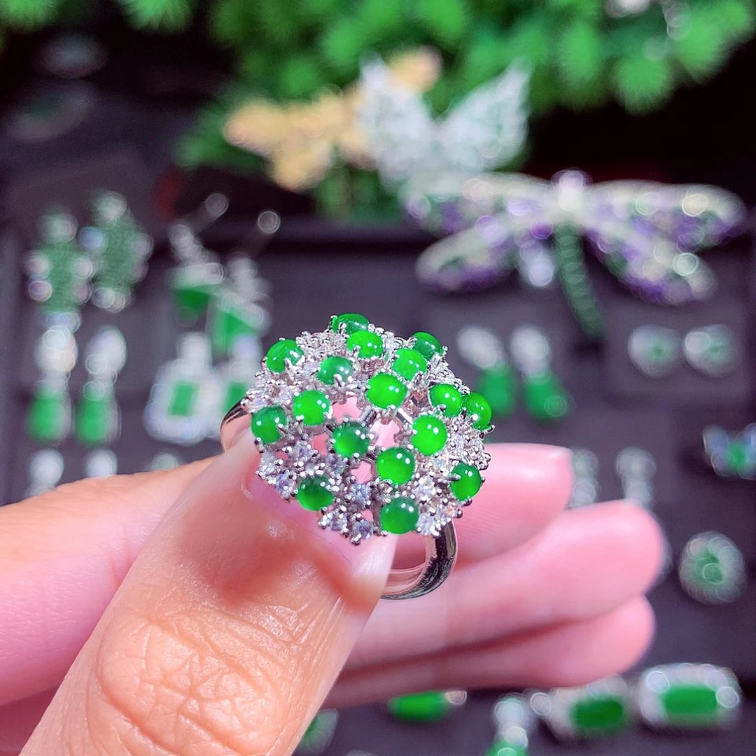 颈饰未镶嵌翡翠天然