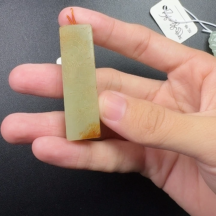 灰***妮和田玉未镶嵌挂件