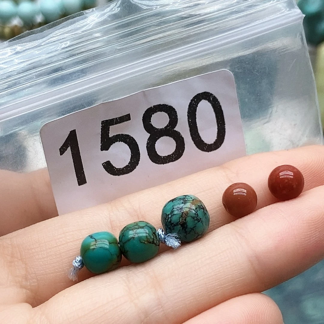大***少颈饰未镶嵌南红玛瑙