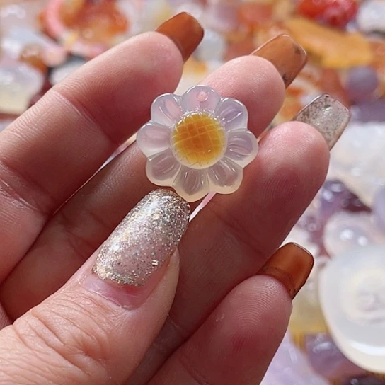 玛瑙/玉髓吊坠(赠链)未镶嵌?