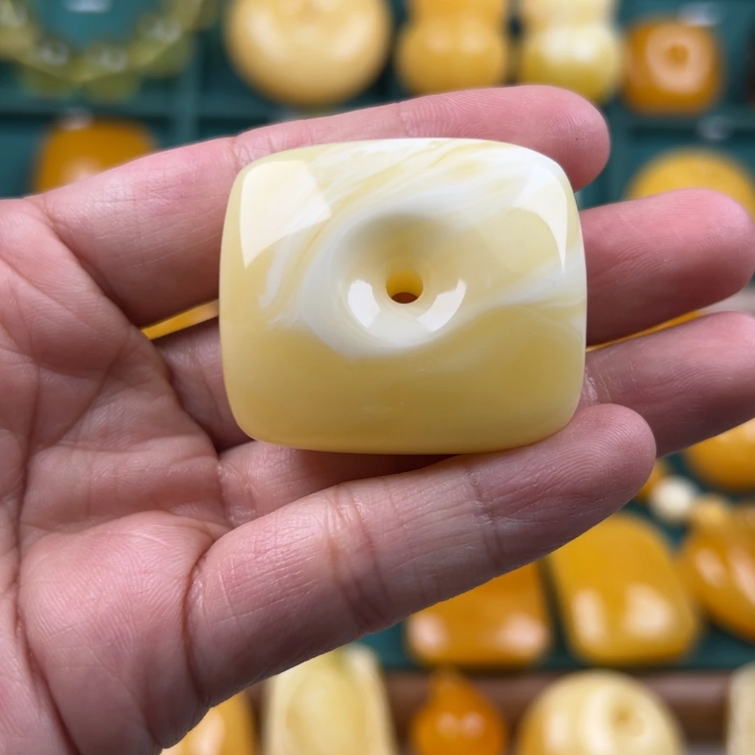 琥珀未镶嵌颈饰纯天然琥珀蜜蜡无优化