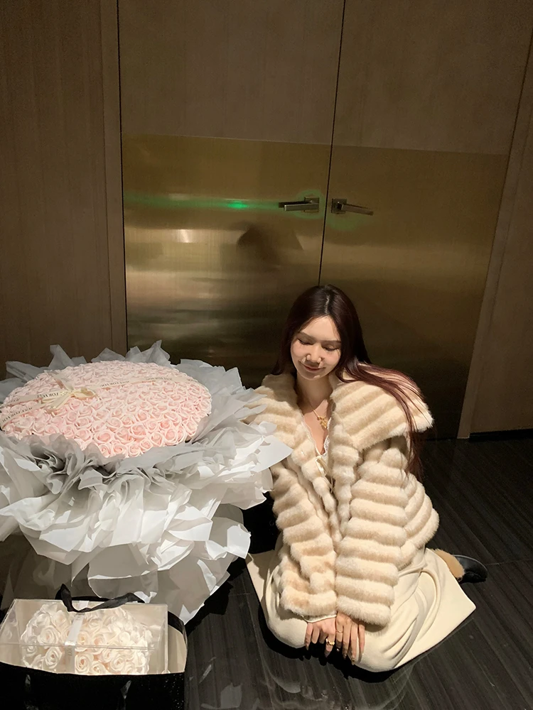 《奶油法棍》潮流气质毛毛外套大翻领经典车条高质感龙猫仿皮草女