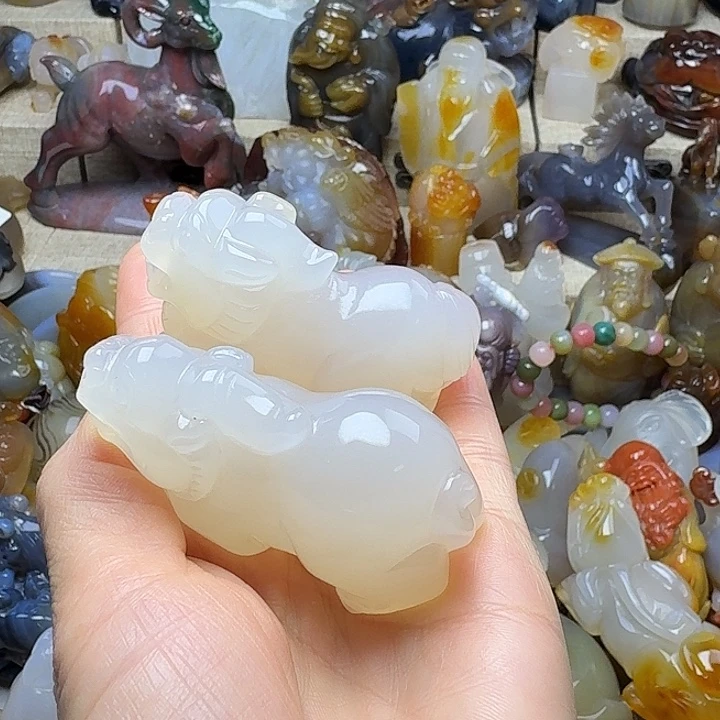 红***建玛瑙/玉髓未镶嵌饰品