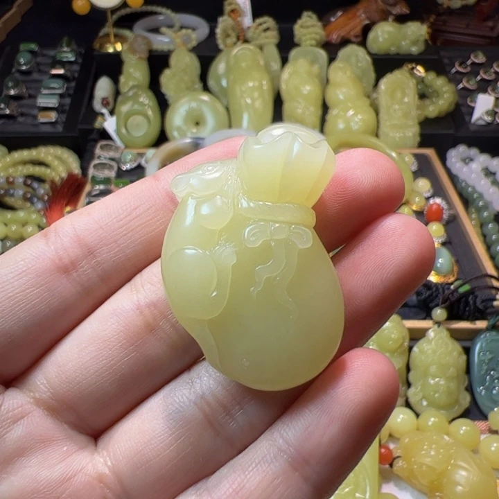 和田玉（黄玉）颈饰未镶嵌