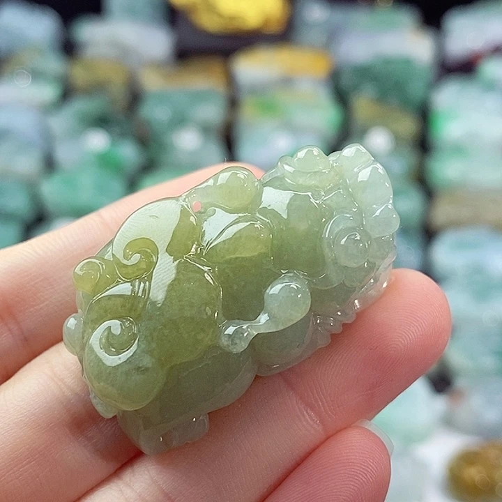 颈饰未镶嵌翡翠天然