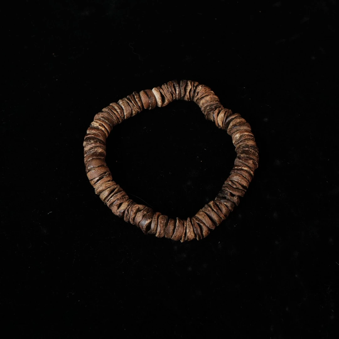 A6021 文莱沉香土沉9分沉随形串 /  5.7g