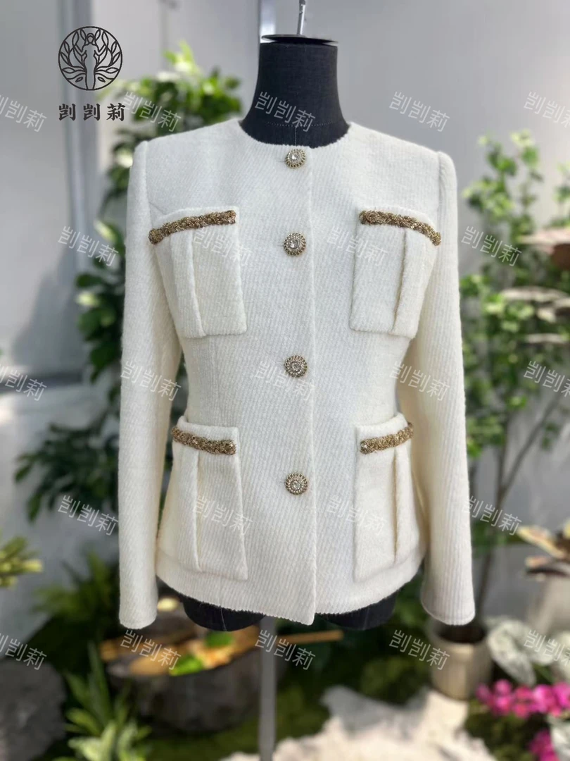 剀剀莉（伊丽莎白）早春新款白色气质圆领显白收腰保暖小香风外套