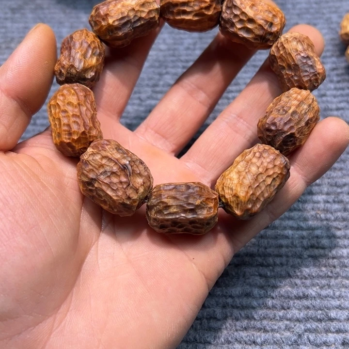 正***华柏木（崖柏）陈化老料手串把件
