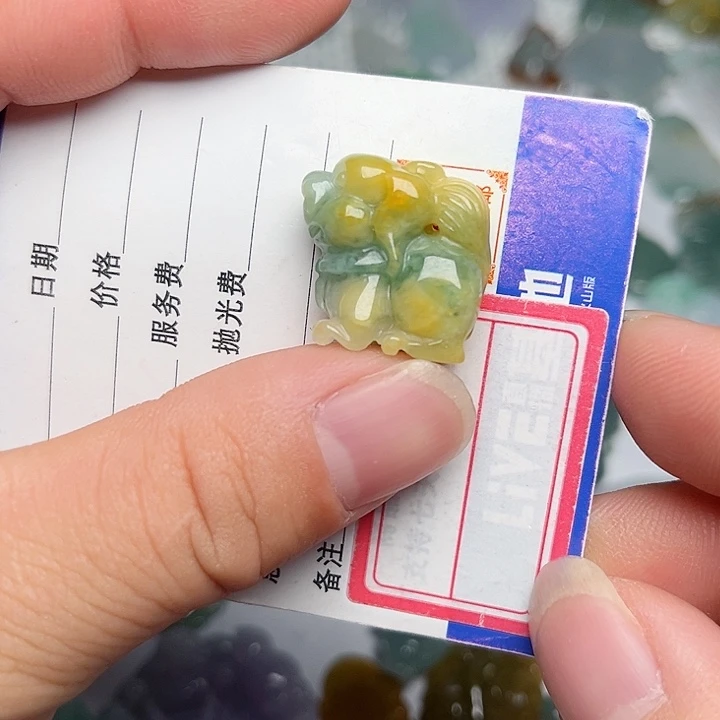 翡翠颈饰未镶嵌旺财