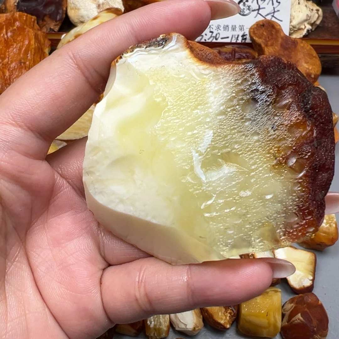 扶***t定制琥珀未镶嵌蜜蜡