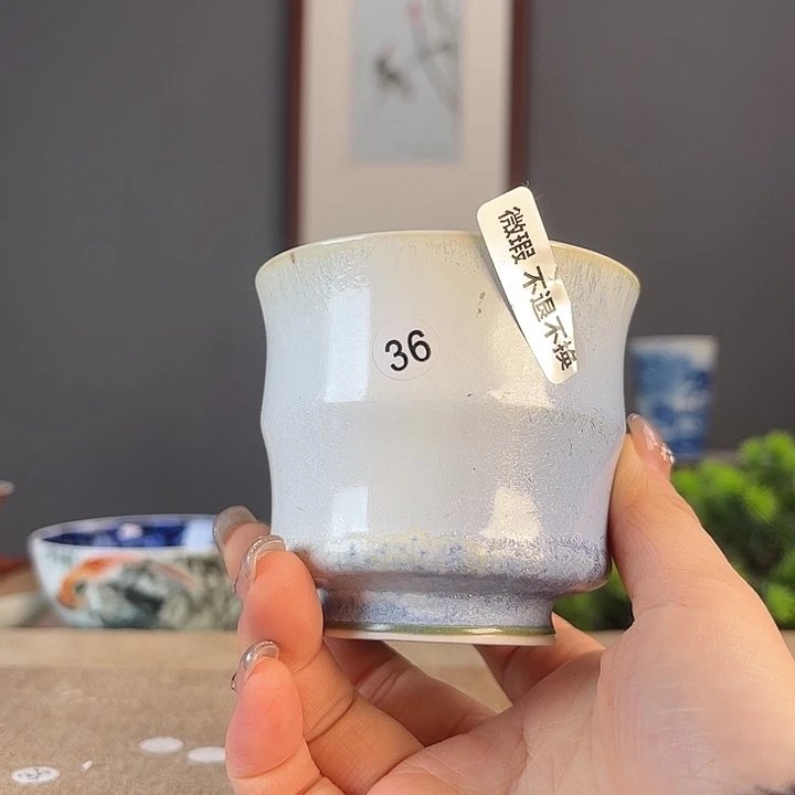 摆件景德镇陶瓷茶杯里