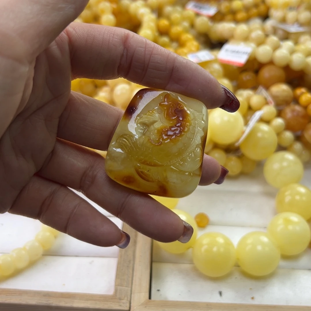 琥珀珠宝奇石未镶嵌