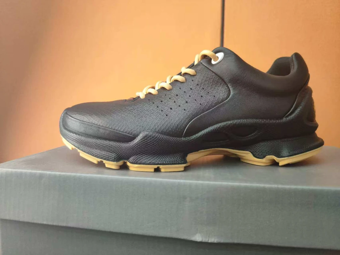 男士休闲皮鞋百搭款时尚舒适