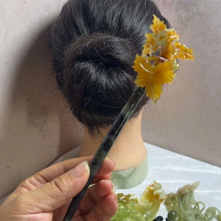 虾***意未镶嵌蛇纹石玉发饰