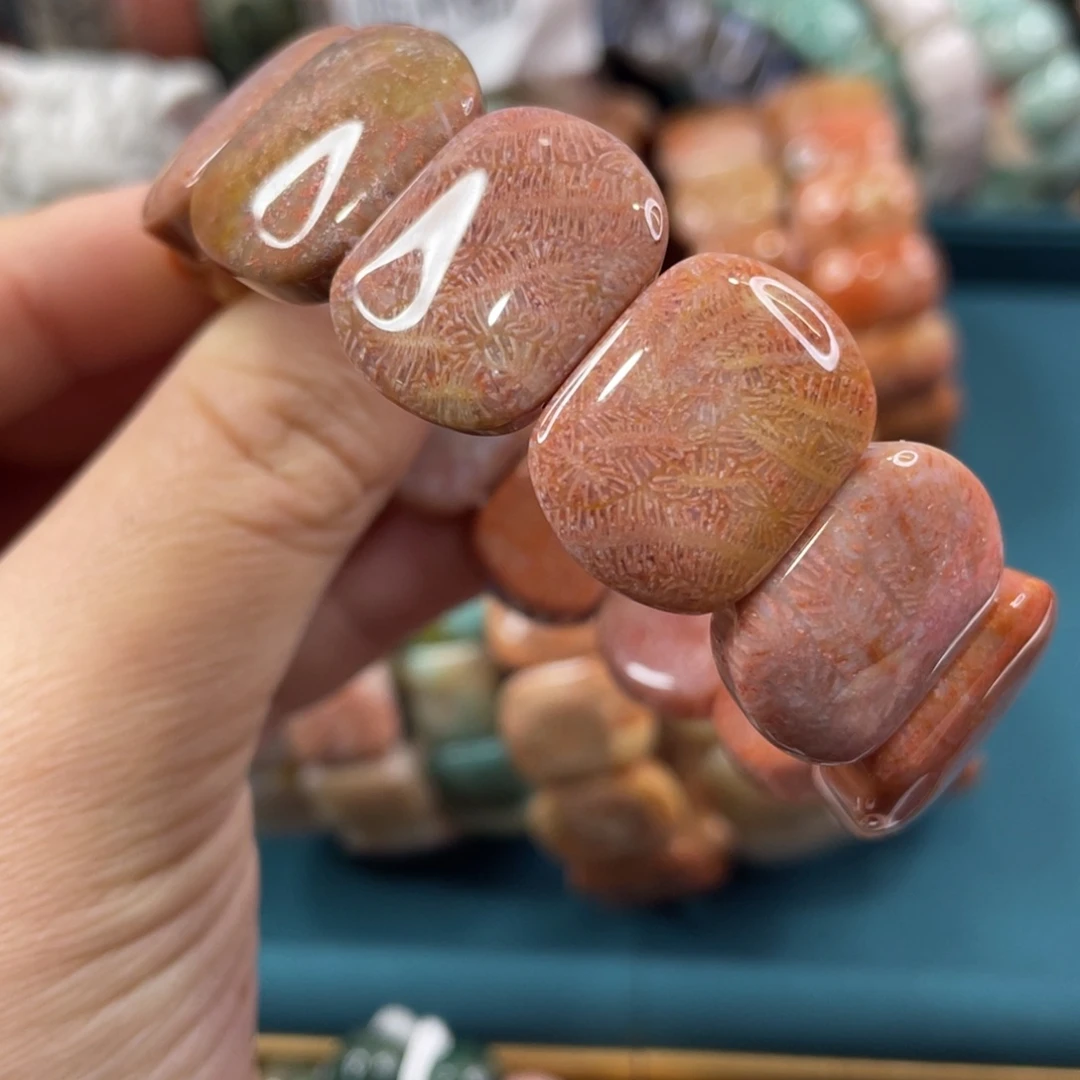 未镶嵌手镯硅化玉