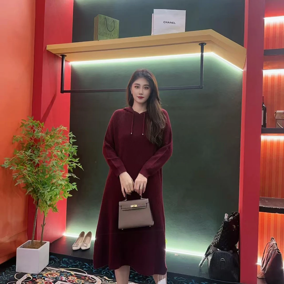 208多金大码气质减龄长款勃艮第酒红连帽新款秋冬季女装连衣裙女