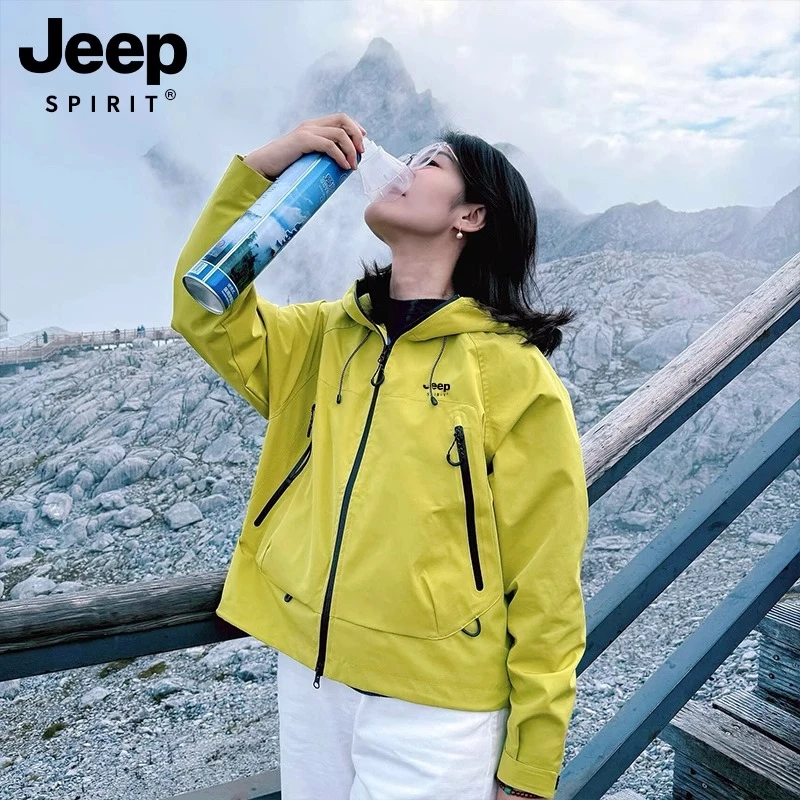 JEEP SPIRIT短款冲锋衣女2025新款小个子春秋款户外运动夹克外套